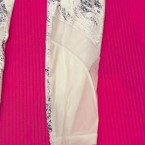 Joe Fresh White and Grey Medium Leggings - Picture 2 of 5